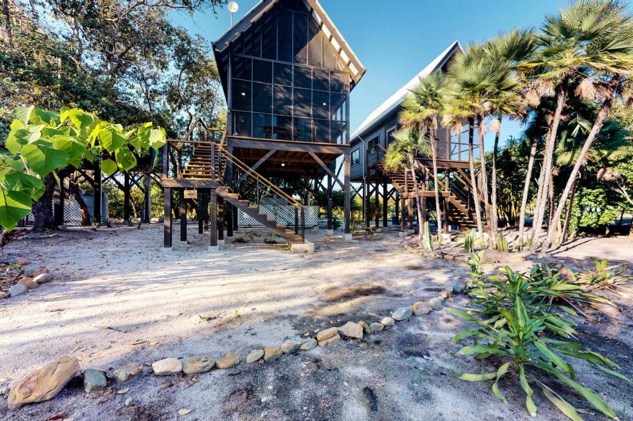 Inn The Trees Cabanas Placencia Kültér fotó